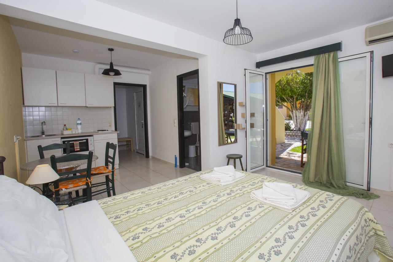Sandy Beach Villas And Apartments Svoronata Eksteriør bilde